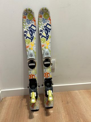 Esquís Quechua 78cm + Fijaciones Salomon