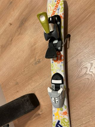 Esquís Quechua 78cm + Fijaciones Salomon