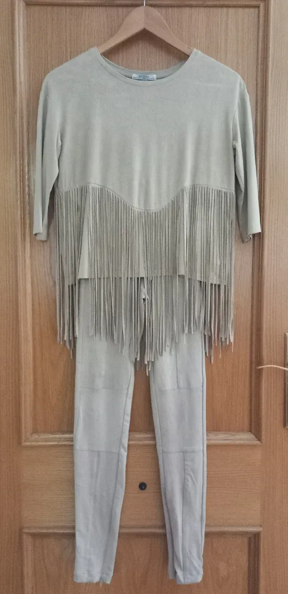 Conjunto Bershka flecos