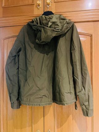 Chaqueta cortavientos verde