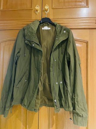 Chaqueta cortavientos verde