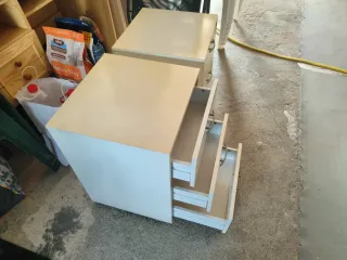 2 Cajoneras blancas 3 cajones