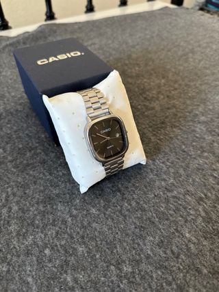 Reloj Casio plateado y dial Negro 