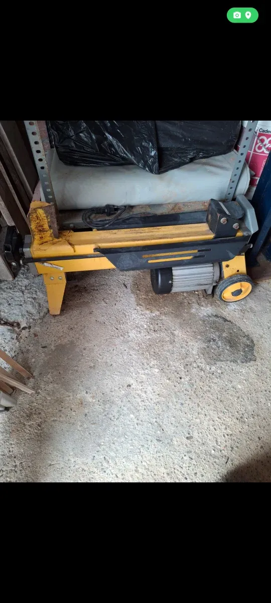 Cippatrice elettrica gialla