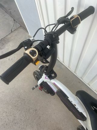 Bicicleta Eléctrica Blanca