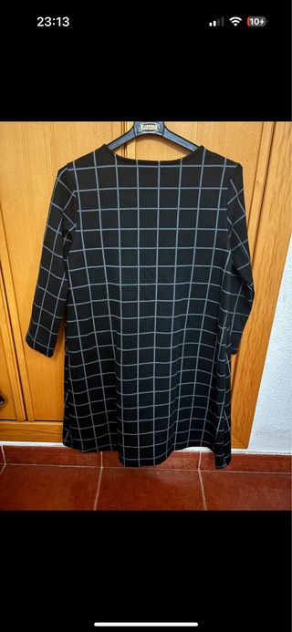 Vestido de mujer con estampado de cuadros