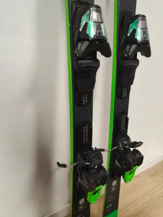ESQUIS 161 ATOMIC REDSTER X5