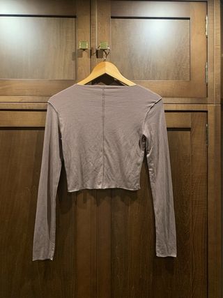 Camiseta Zara marrón manga larga crop top 