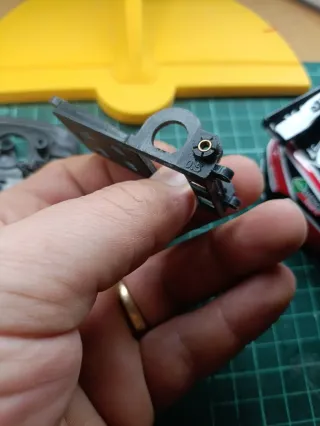 Carrocería + Chasis + cuna Maserati Slot.it