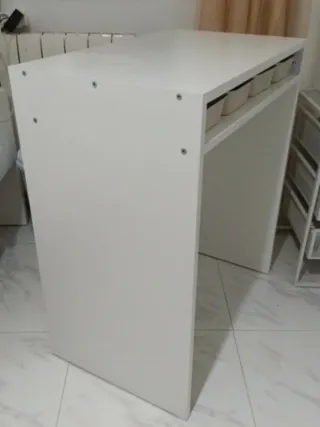 Silla Flintan beige +Escritorio Torald blanco