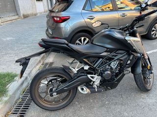 Honda CB125R 2022 Negra