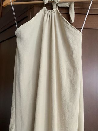 Vestido largo beige con anilla