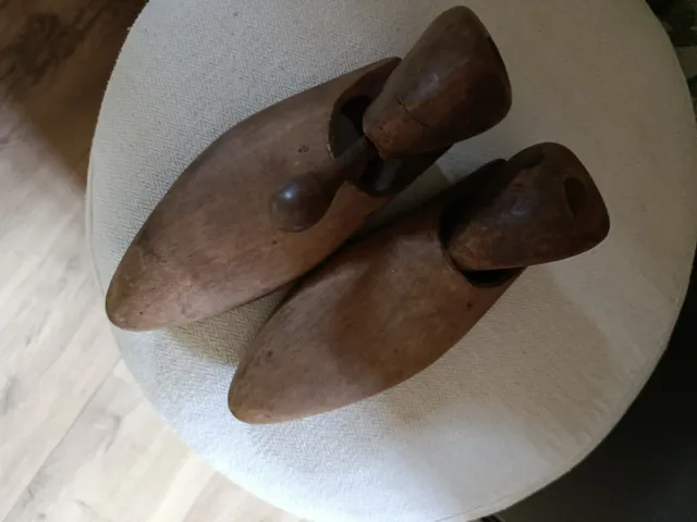 Hormas de zapatero antiguas de madera