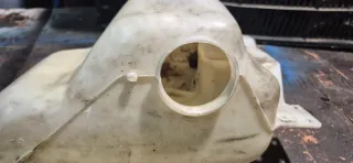 Botella limpia parabrisas Nissan Terrano 1