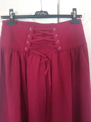 Falda larga burdeos estilo steampunk gótico románt
