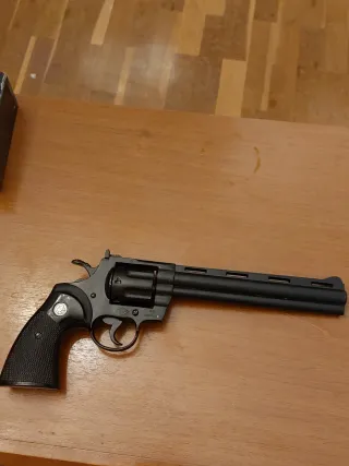 Colt Python .357 cañón 8" Denix colección