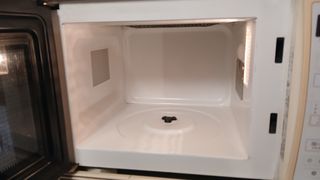 Microondas Panasonic NN-K237W sin plato