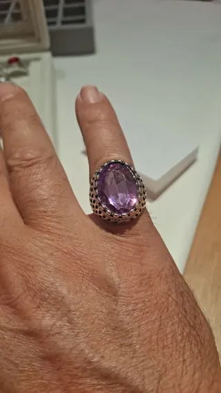 Anillo Obispo Acero 
Aleación Plata  Morado