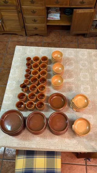 Lote Barro: Platos y Vasos