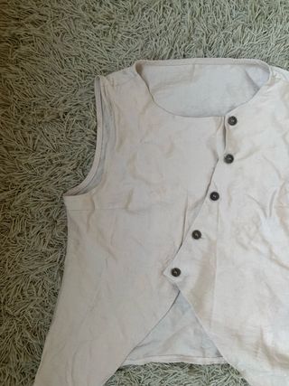 Chaleco beige sin mangas