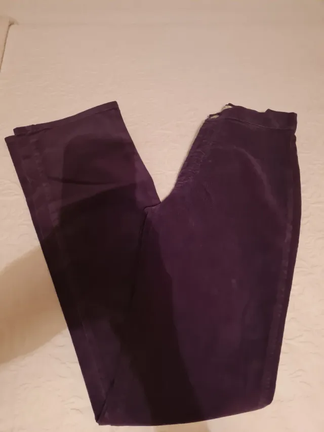 Pantalones pana fina morados chica