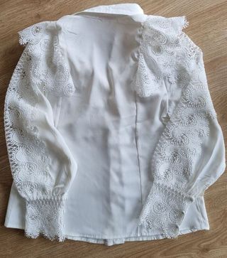 Blusa blanca de encaje, talla L