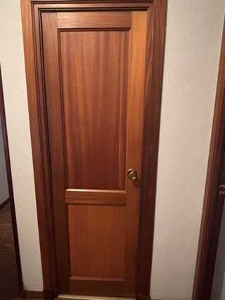 Puertas de madera con cristal, y macizas,