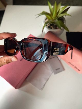 Occhiali da sole da donna Miu Miu