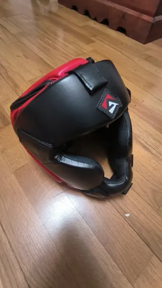 Casco Protección Artes Marciales Rojo/Negro