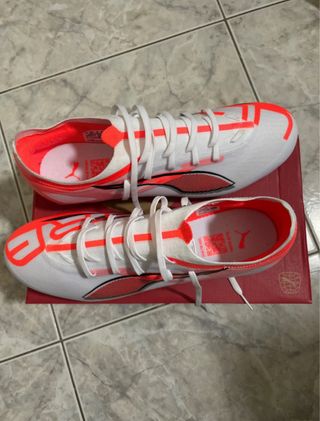 Botas de fútbol Puma Blancas y Naranjas nuevas
