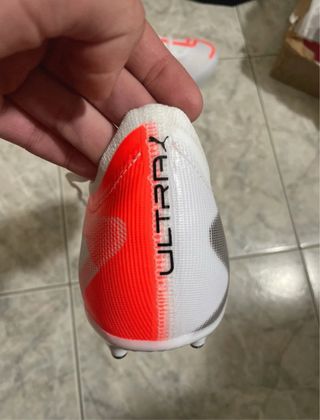 Botas de fútbol Puma Blancas y Naranjas nuevas