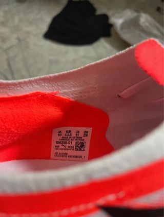 Botas de fútbol Puma Blancas y Naranjas nuevas