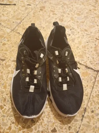 Nike Bambas Negras y Blancas