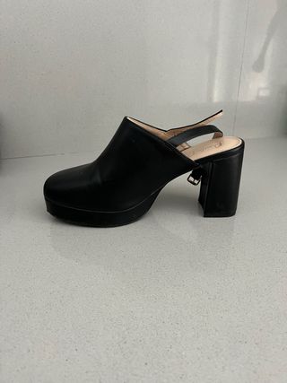 Zapato tacón plataforma negro