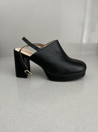 Zapato tacón plataforma negro