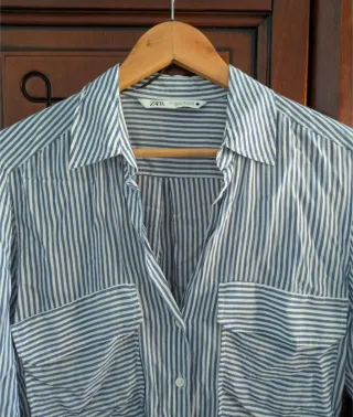 Camisa Zara riscas azul e branco