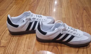 Zapatillas Adidas Blancas y Negras