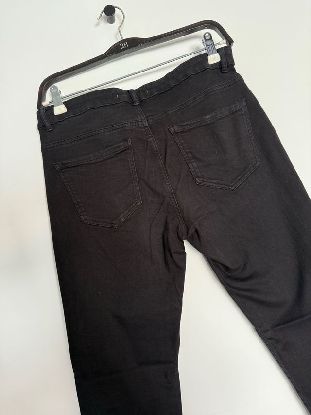 Pantalón vaquero negro Zara T.38
