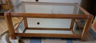 Mesa de centro de madera y cristal