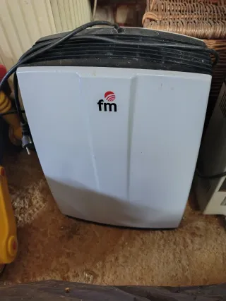Deshumidificador blanco FM