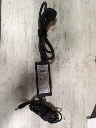 Transformador / Adaptador AC/DC 19V 3.16A Samsung