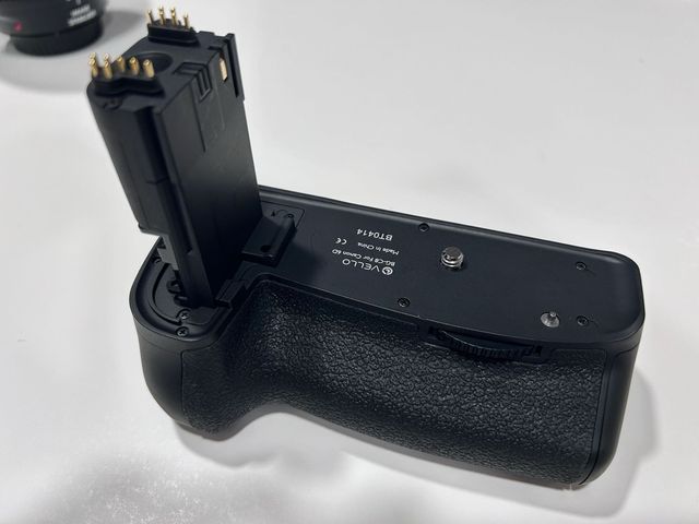 Canon EOS 6D + Lente 24-105mm f/4 L IS USM + Grip