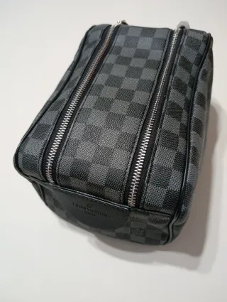 Neceser Louis Vuitton gris negro grafito 
