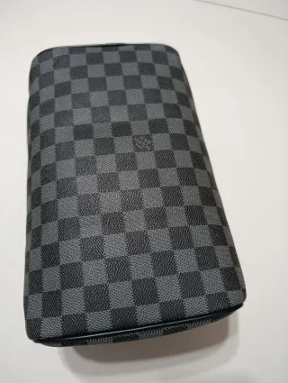 Neceser Louis Vuitton gris negro grafito 