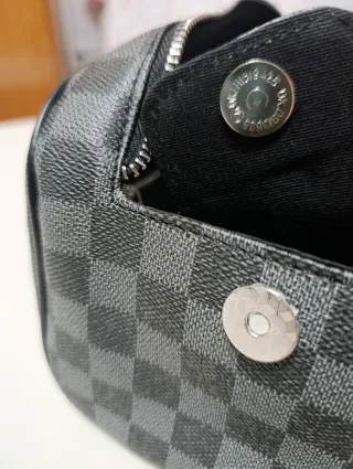 Neceser Louis Vuitton gris negro grafito 