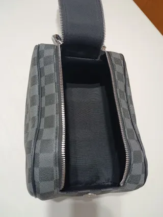 Neceser Louis Vuitton gris negro grafito 