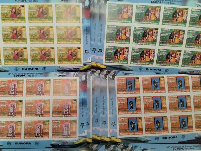 12 fogli Francobolli Mozambico MNH 2006