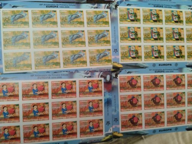 12 fogli Francobolli Mozambico MNH 2006