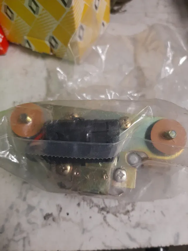 Regulador Presión Gasolina Renault 7700769631