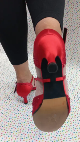Zapatos Bailes Latinos Rojos con Brillantes